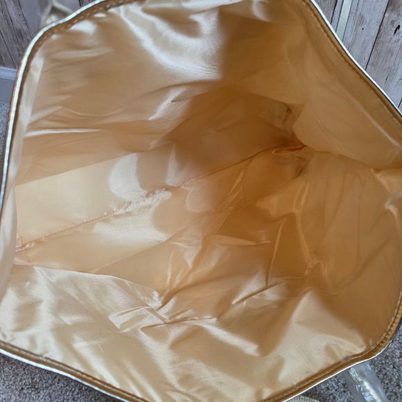 Michael Kors Tote Bag Gold with Matching Cosmetic Bag - Picture 11 of 12